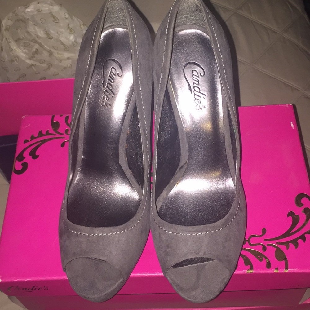 Candies grey suede open toe shoes